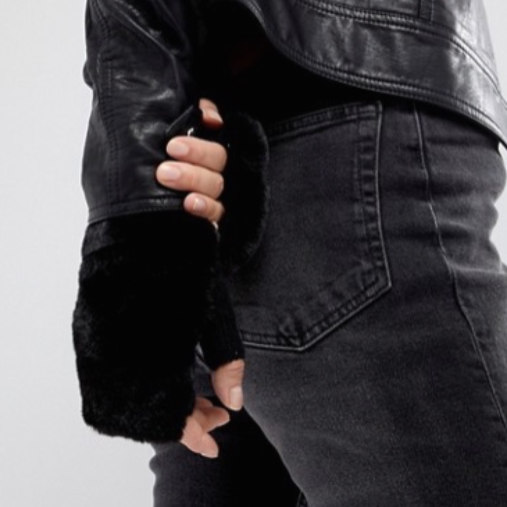 Vincent Pradier Fingerless Faux Fur Black Gloves